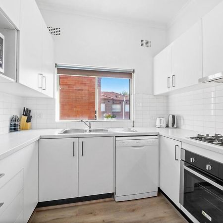 Burwood Newly Renovated 2 Bedroom Apartment Sydney Exterior foto