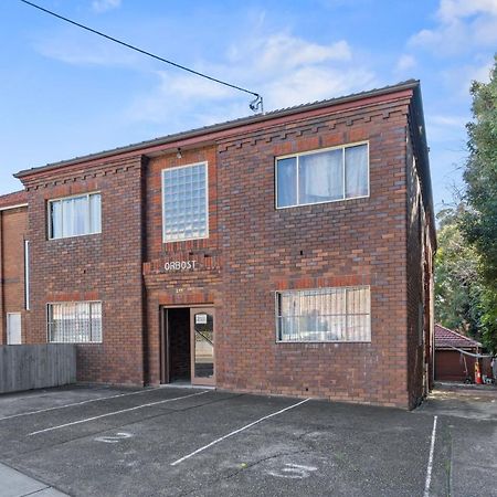 Burwood Newly Renovated 2 Bedroom Apartment Sydney Exterior foto